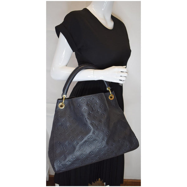 Louis Vuitton Artsy MM Empreinte Leather Shoulder handbag
