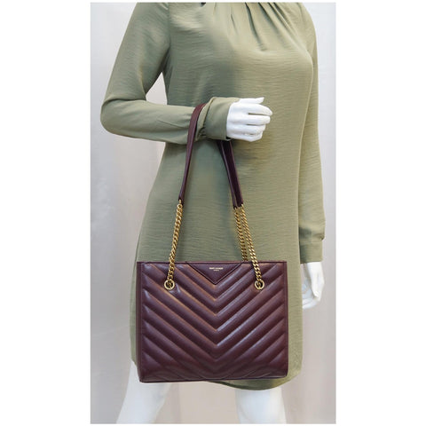 YVES SAINT LAURENT Tribeca Small Grain De Poudre Shopping Bag Burgundy - Last Call
