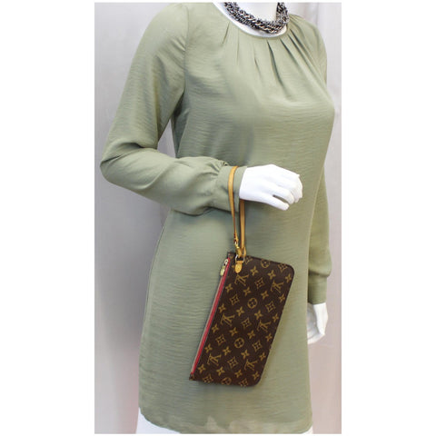 LOUIS VUITTON Pochette Wristlet Pouch Monogram Canvas Neverfull MM/GM Brown