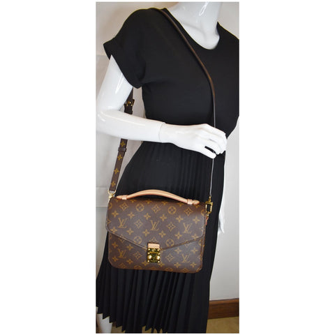 LOUIS VUITTON Metis Pochette Monogram Canvas Crossbody Bag Brown