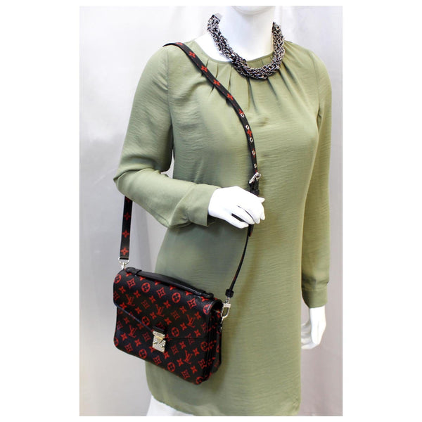 LOUIS VUITTON Metis Pochette Monogram Infrarouge Shoulder Crossbody Bag
