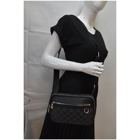 LOUIS VUITTON Scott Damier Graphite Messenger Bag Black