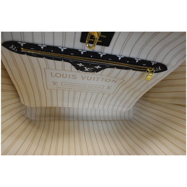 Louis Vuitton Neverfull MM Inside preview Shoulder Bag