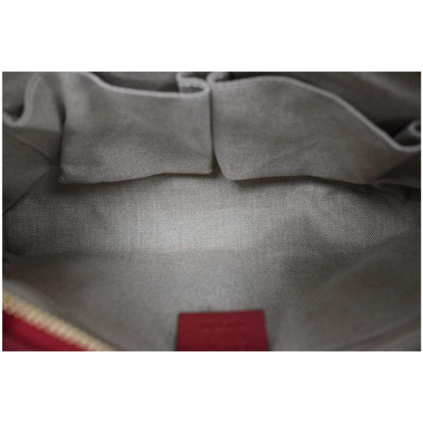 Gucci Flat Leather Crossbody Pouch inner preview