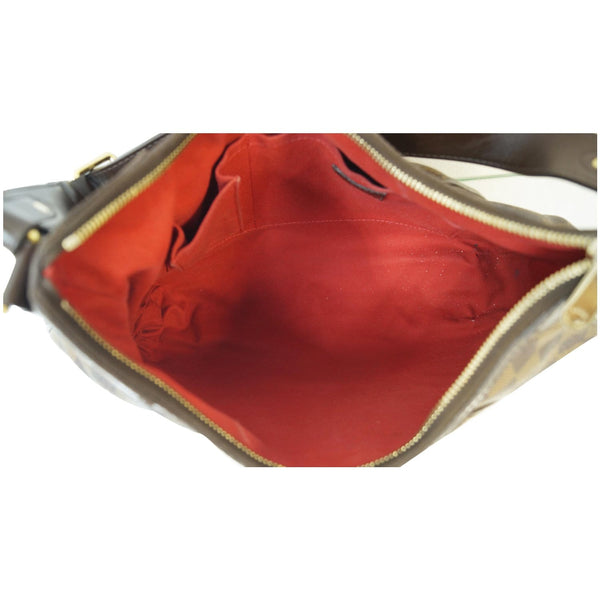Lv Thames GM shoulder bag interior made by Damier Ebene