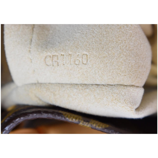 Louis Vuitton Artsy MM Monogram Canvas Shoulder bag code