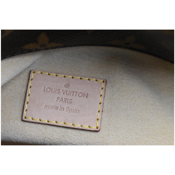 LOUIS VUITTON Artsy MM Monogram Canvas Hobo Bag Brown