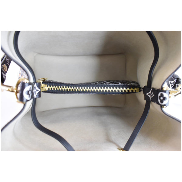 Louis Vuitton NeoNoe MM Monogram Jungle Canvas Bag inner pocket