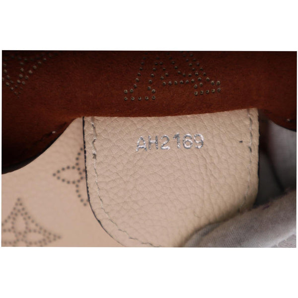 Louis Vuitton Carmel Mahina Leather Hobo Bag - Cream print