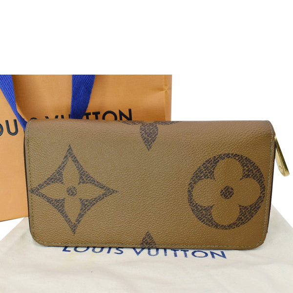 LOUIS VUITTON Giant Monogram Reverse Zippy Wallet Brown