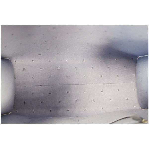 Louis Vuitton Escale Onthego GM Monogram Shoulder Bag inside view