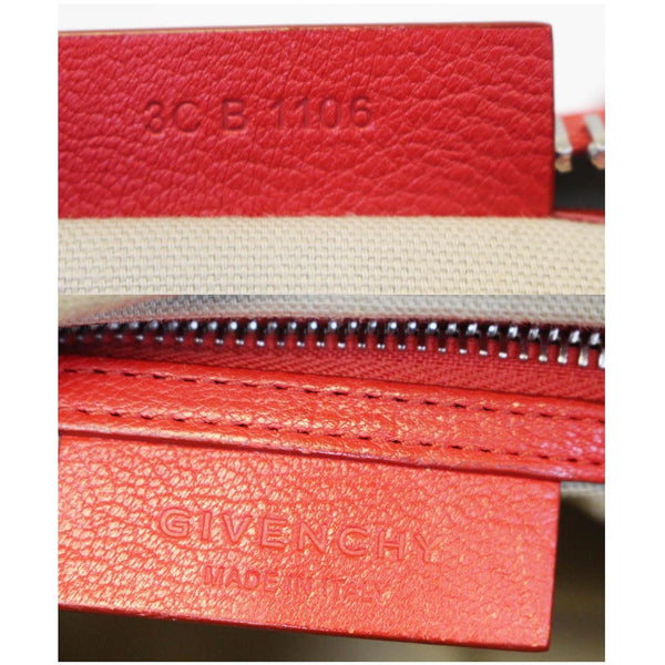 Givenchy Shoulder Bag Antigona Leather - Givenchy logo