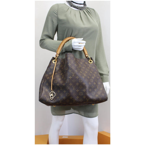 real time look Lv Artsy MM Monogram Canvas Bag