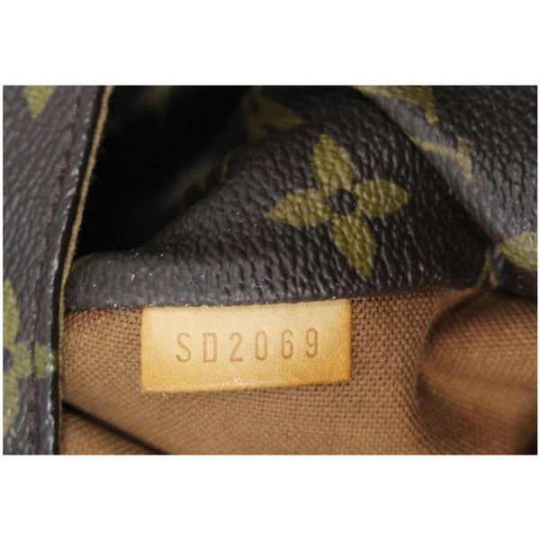 Louis Vuitton Totally MM Monogram Canvas Shoulder Bag interior