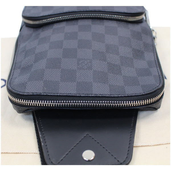 Zip closure lv Avenue Sling Damier Graphite Shoulder Bag