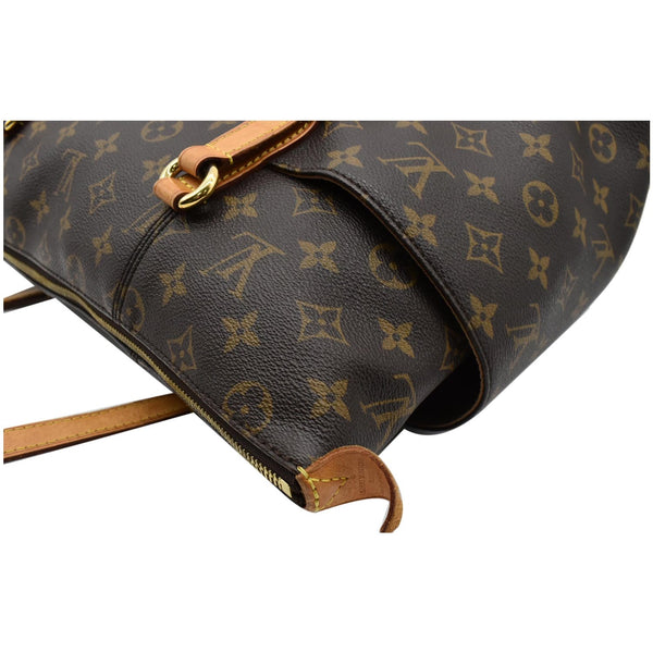 LOUIS VUITTON Totally MM Monogram Canvas Shoulder Bag Brown