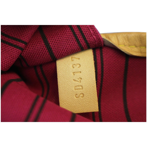LOUIS VUITTON Neverfull GM Monogram Canvas Shoulder Bag Fuchsia-US