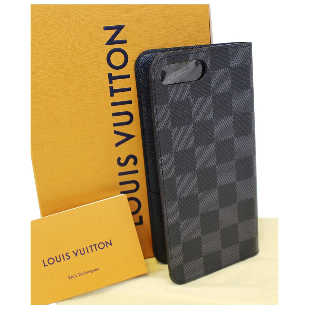 LOUIS VUITTON, cases for Ipad and Iphone 4 in damier graphite. - Bukowskis