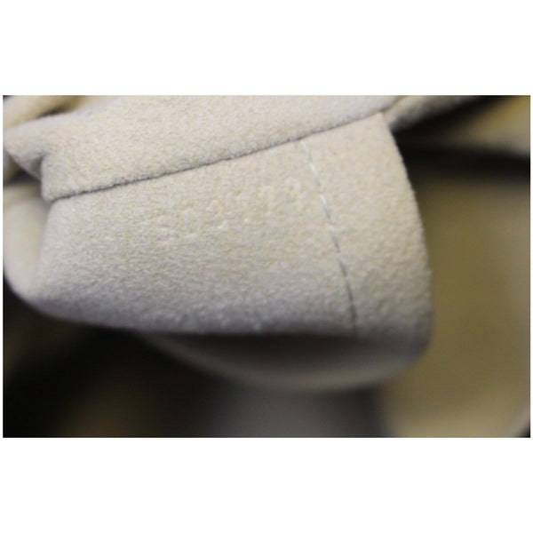 Louis Vuitton Artsy MM Monogram Shoulder Bag - interior