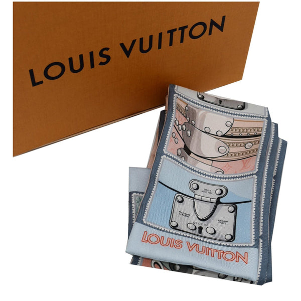 LOUIS VUITTON Lock It Silk Monogram Pattern Bandeau Bleu Glacier