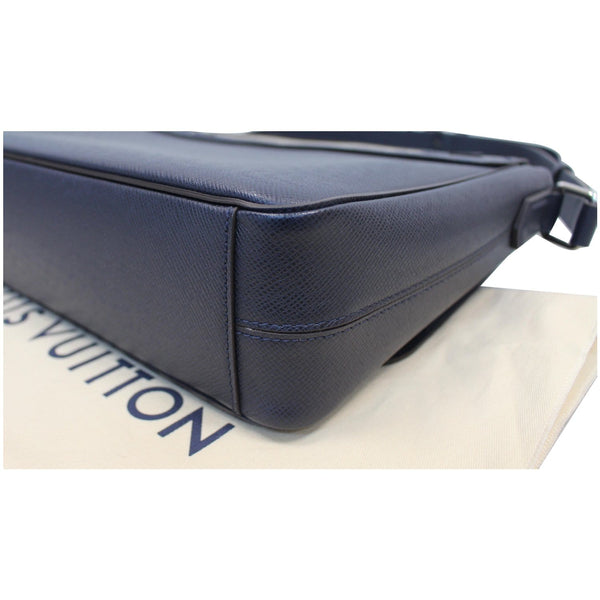 Louis Vuitton Roman MM Taiga Leather seams Bag