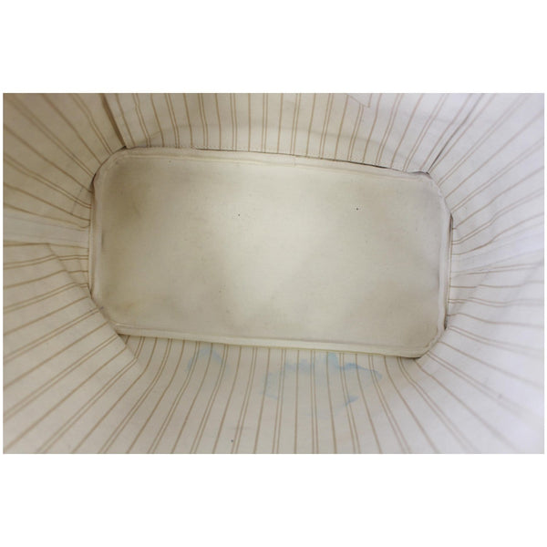 white interior LV Neverfull MM Damier Azur bag