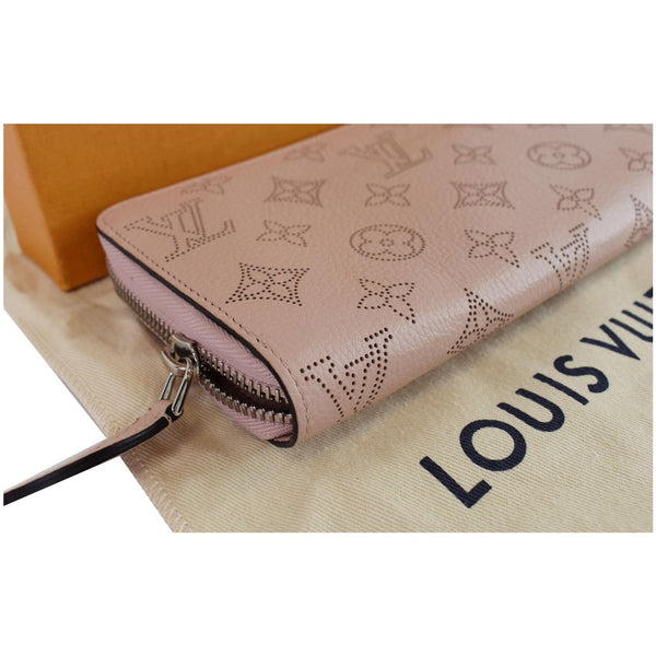 LOUIS VUITTON Mahina Leather Zippy Wallet Magnolia
