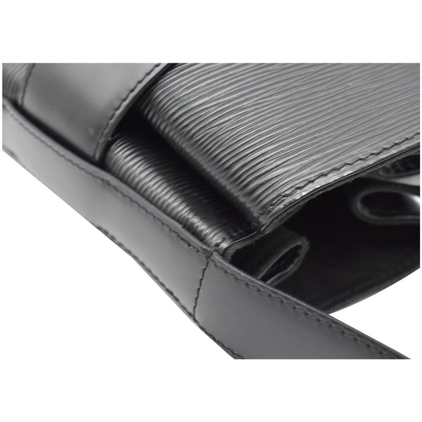 LOUIS VUITTON Sac D'Epaule PM Epi Leather Bucket Bag Black