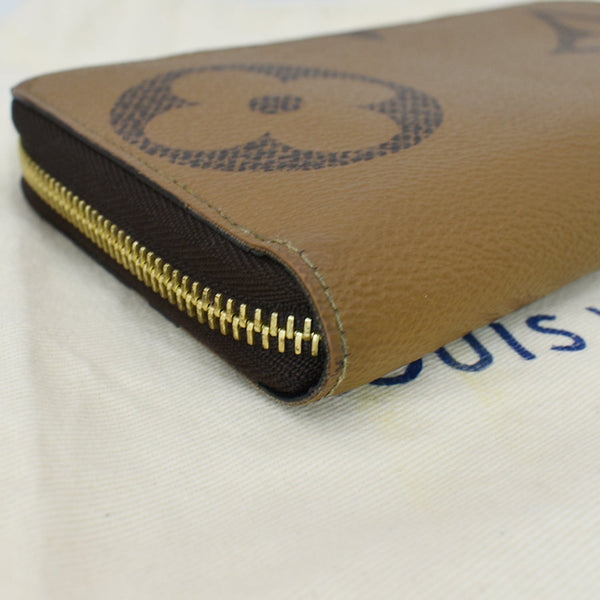 LOUIS VUITTON Giant Monogram Reverse Zippy Wallet Brown