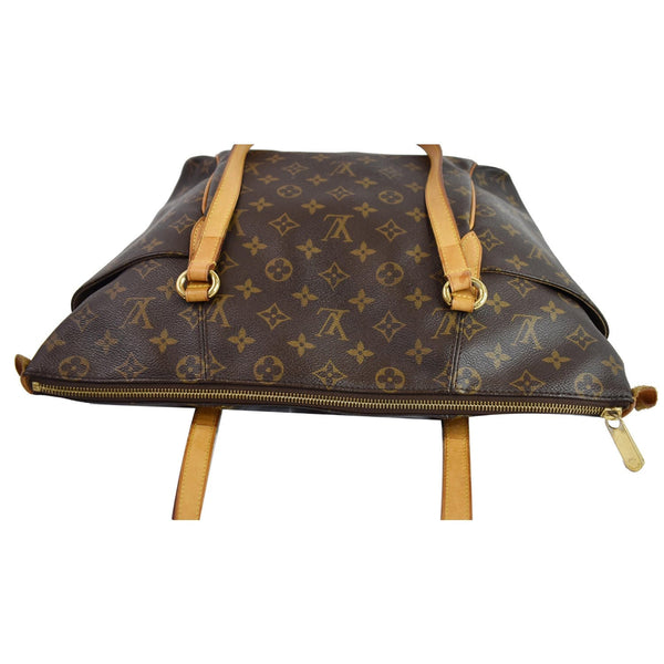 LOUIS VUITTON Totally MM Monogram Canvas Shoulder Bag Brown