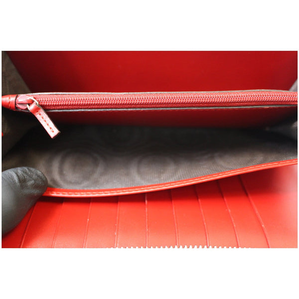 Gucci Signature Continental Guccissima interioi