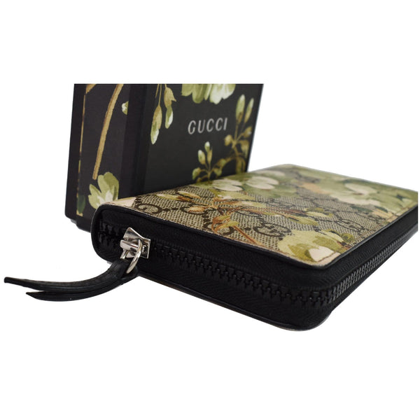 Gucci Blooms Zip Around GG Canvas Wallet Women Beige - zip closure