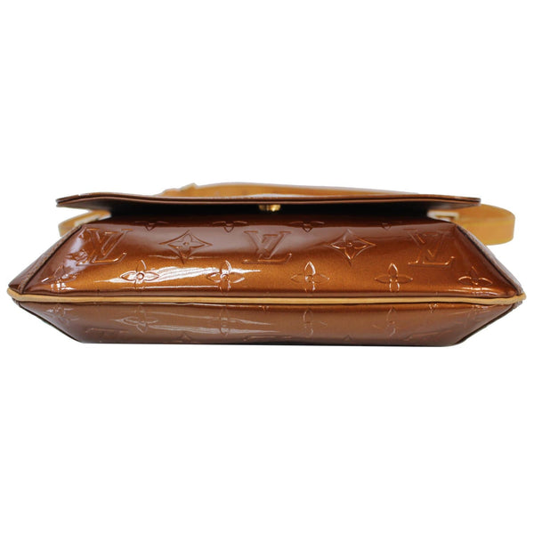 sleek look Louis Vuitton Thompson Street Bag