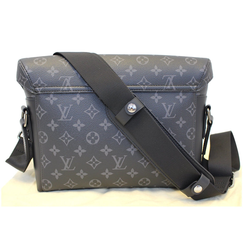 Louis Vuitton Messenger PM Voyager Mat Taiga Messenger Bag ○ Labellov ○ Buy  and Sell Authentic Luxury