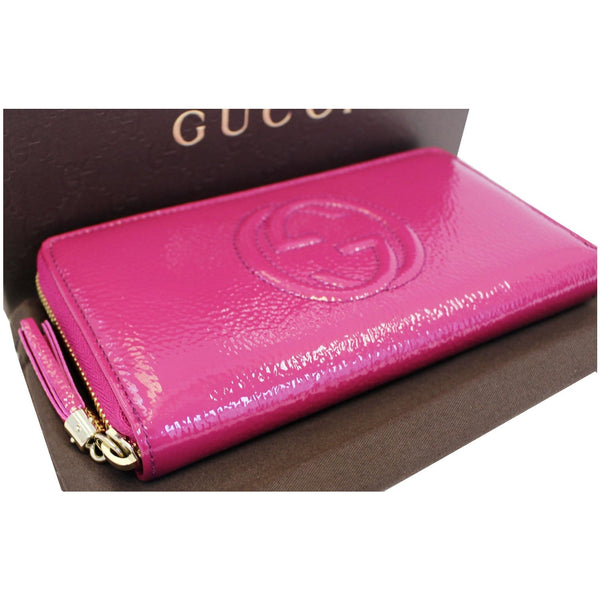 GUCCI Soho Interlocking G Leather Zip Around Wallet Fuchsia-US