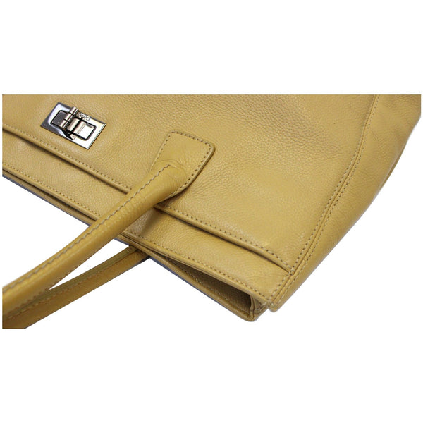 Chanel Tote Bag Reissue Cerf Executive East West Beige - corner