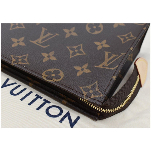 Louis Vutton Toiletry 19 Monogram Canvas Cosmetics Pouch