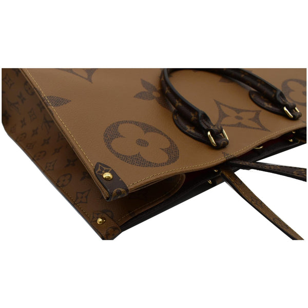 Louis Vuitton Onthego GM Tote Bag - side preview