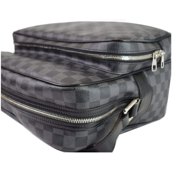 Louis Vuitton Sac Leoh Damier Graphite Messenger Bag - upper corner