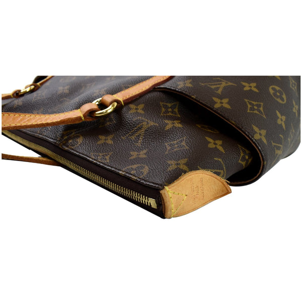 engraved Louis Vuitton Totally MM Monogram Canvas Shoulder Bag