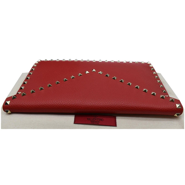 Valentino Garavani Rockstud Grainy Envelope Pouch - DDH