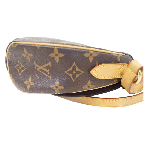 LOUIS VUITTON Saint Cloud NM Monogram Canvas Crossbody Bag Brown