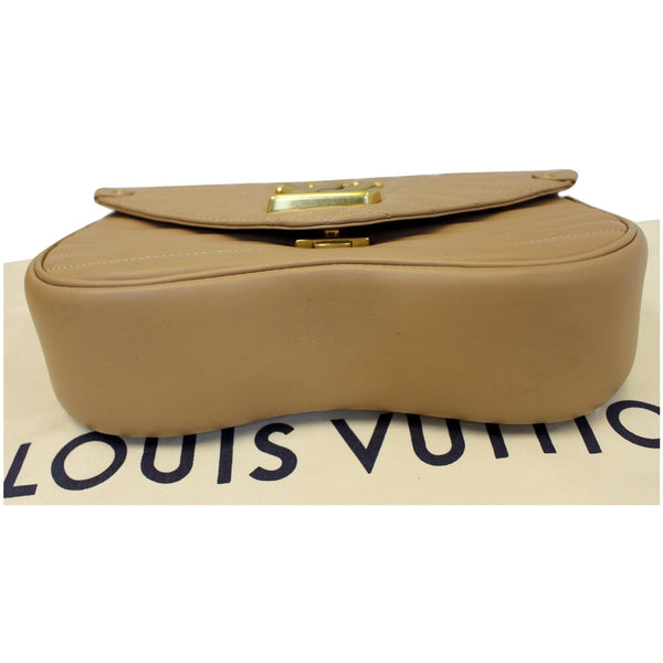 LOUIS VUITTON New Wave Chain MM Calfskin Leather Shoulder Bag Noisette
