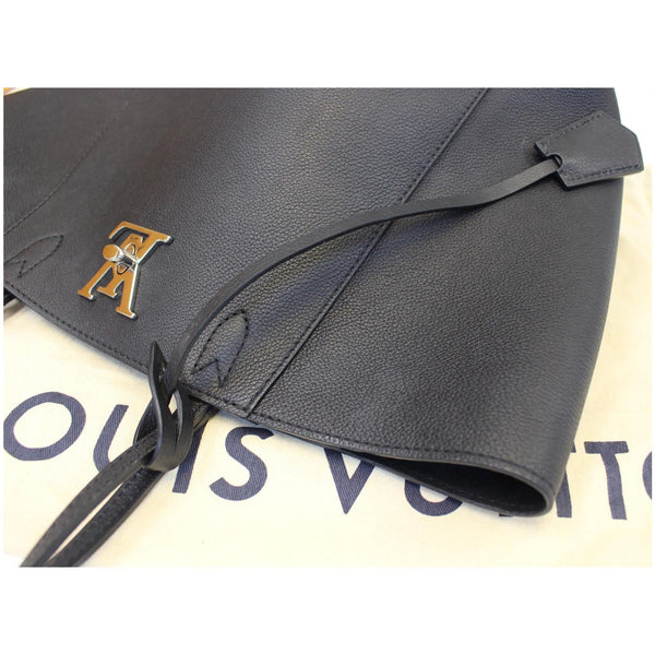 LOUIS VUITTON Lockme Cabas Calfskin Leather Shoulder Bag Black-US