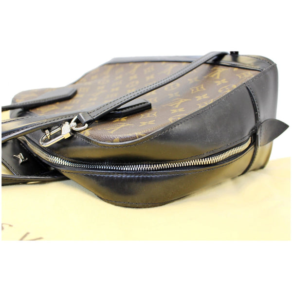 Louis Vuitton Dora MM - Lv Monogram Shoulder Handbag black strap