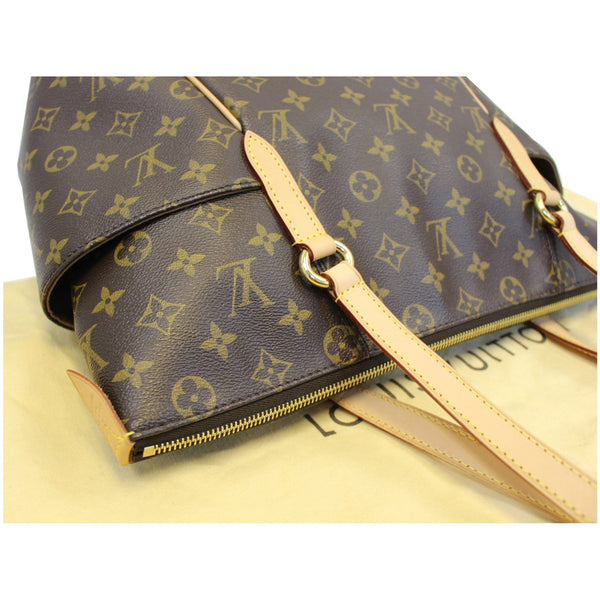 LOUIS VUITTON Totally MM Monogram Canvas Tote Shoulder Bag