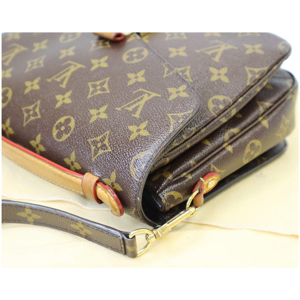 Louis Vuitton Metis Pochette Monogram Canvas corner view