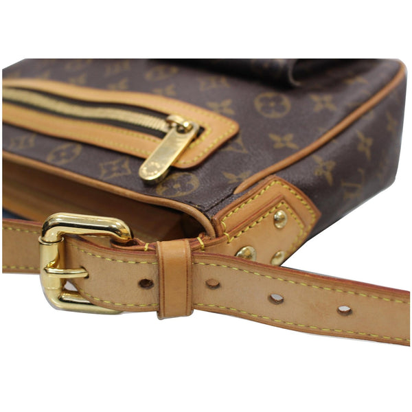 Closeup LV Hudson GM Monogram Canvas Shoulder Bag
