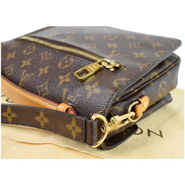 Louis Vuitton Metis Pochette Monogram Canvas Tote Bag - top right corner