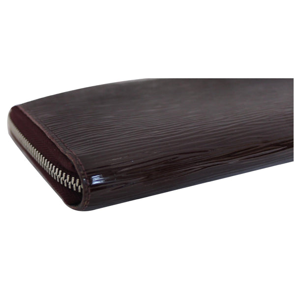 Louis Vuitton Epi Electric Zippy Wallet corner look
